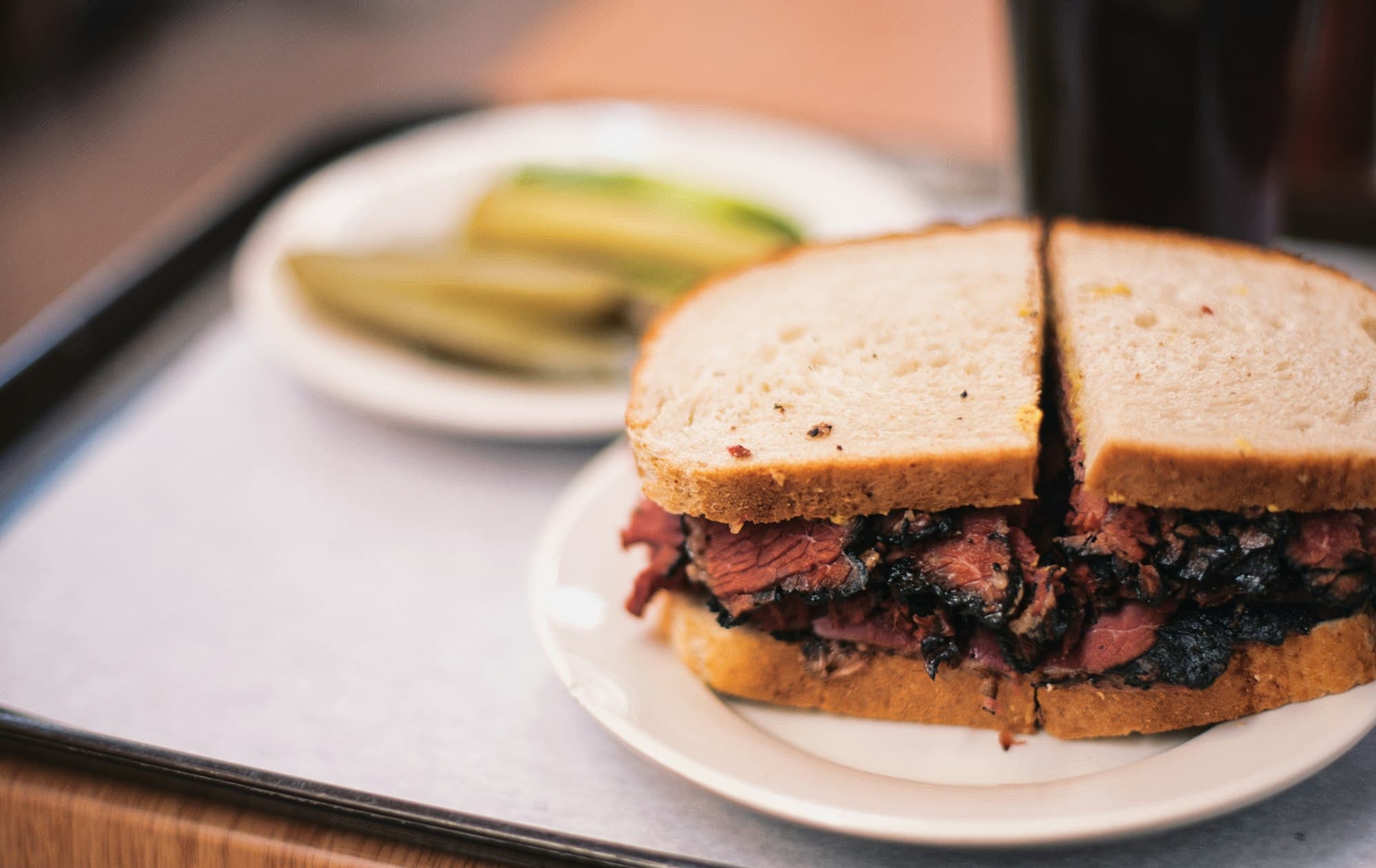 Roast beef sandwich with pickles